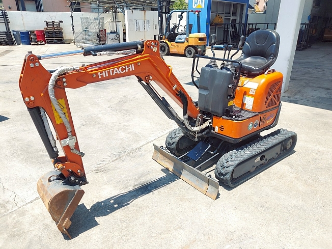 日立建機 ZX10U-2 ミニユンボ（ミニ油圧ショベル）~1t 岐阜県