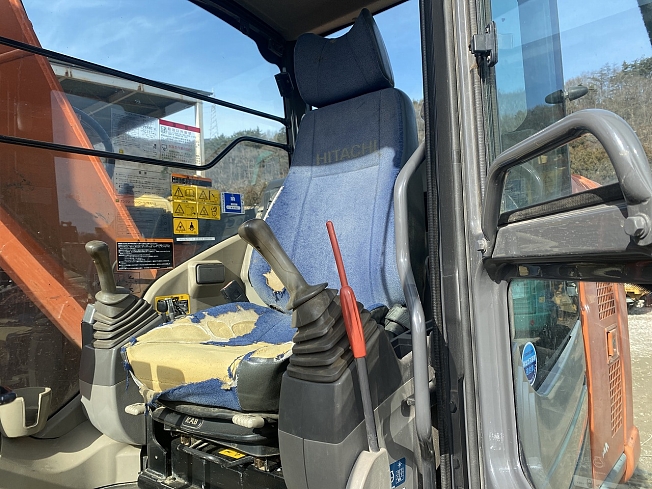 日立建機 ZX135US-3 | 栃木県の油圧ショベル(ユンボ) | BIGLEMON