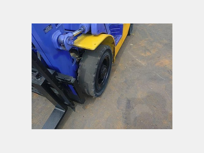 コマツ　　
書道水墨画名品【最高級端渓古硯】珍しい天然石紋があり希少貴重 株）イバジュウ 三和営業所です💁‍♀️ 坂東市にございます 株式