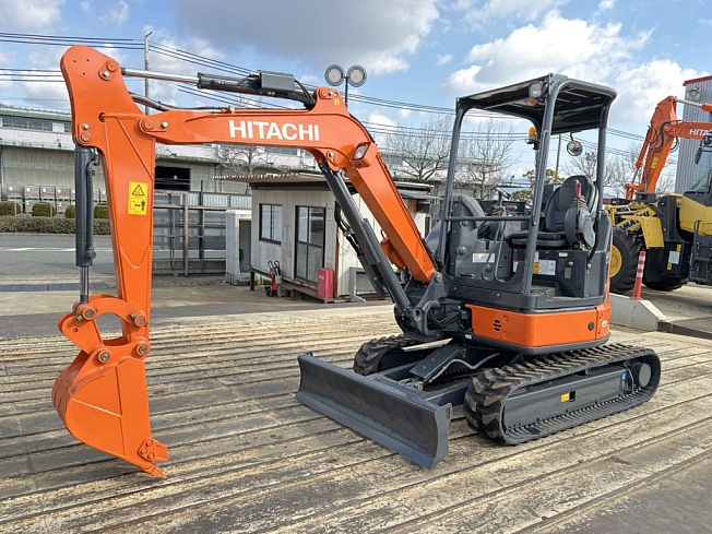 日立建機 ZX30U-5A | 兵庫県のミニ油圧ショベル(ミニユンボ