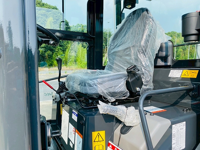 ワルコメ KOMATSU WA40-8 (Wheel loaders) at Chiba, Japan | Buy used