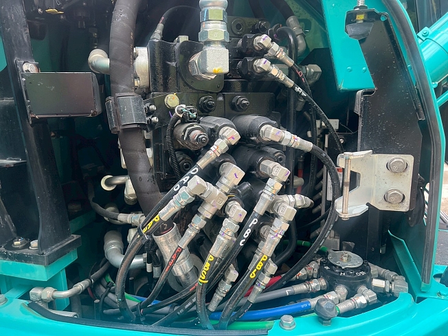 コベルコ建機 SK135SRD-5 | 大阪府の油圧ショベル(ユンボ