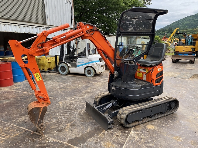 日立建機 ZX15UR | 栃木県のミニ油圧ショベル(ミニユンボ
