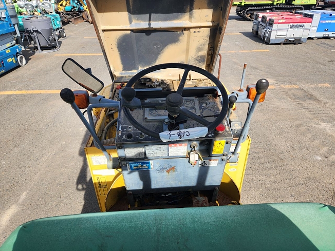KOMATSU JV25CW-3 (Rollers) at Kanagawa, Japan | Buy used