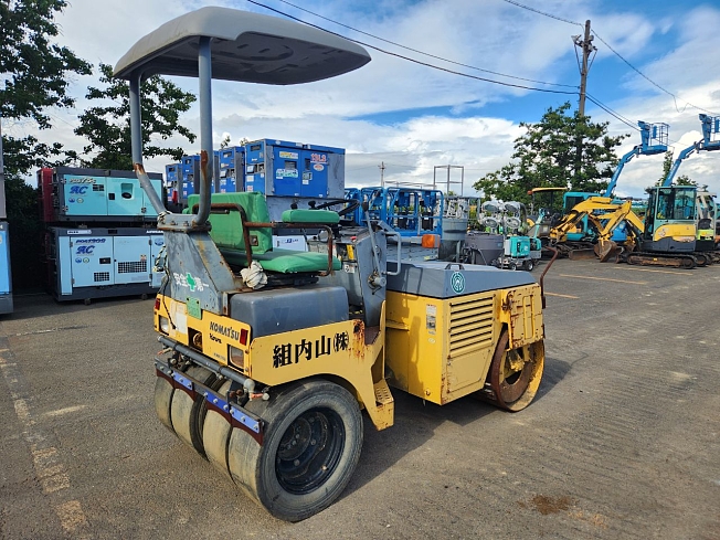 KOMATSU JV25CW-3 (Rollers) at Kanagawa, Japan | Buy used