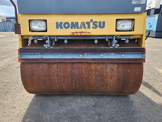 KOMATSU JV25CW-3 (Rollers) at Kanagawa, Japan | Buy used