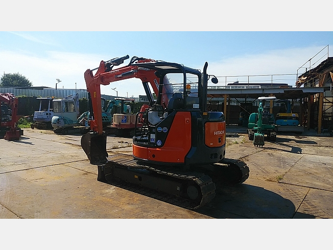 HITACHI ZX55UR-5B (Mini excavators) at Chiba, Japan | Buy