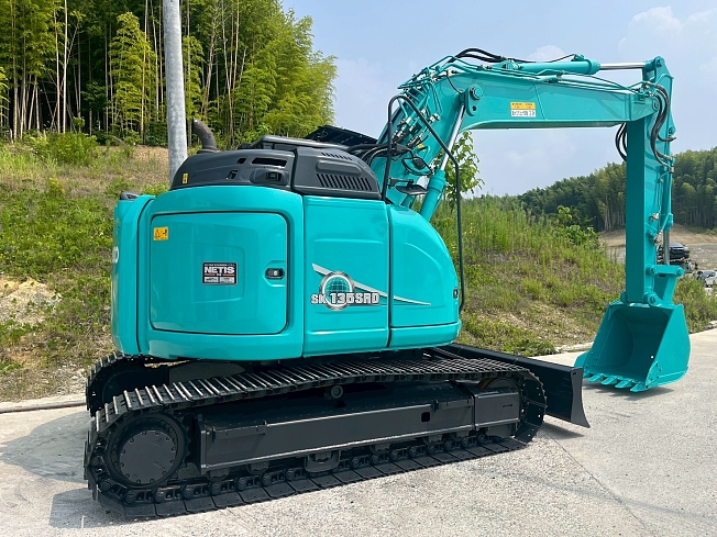 KOBELCO SK135SRD-5 (Excavators) at Osaka, Japan | Buy used