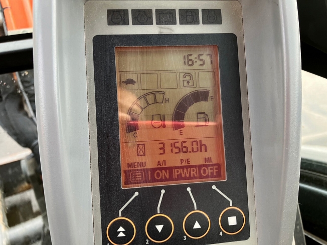 日立建機 ZX30U-5A | 北海道のミニ油圧ショベル(ミニユンボ