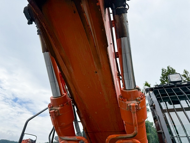 ⭐︎るゆひ⭐︎ 日立建機 ZX225USRLCK-6 | 広島県の油圧ショベル(ユンボ