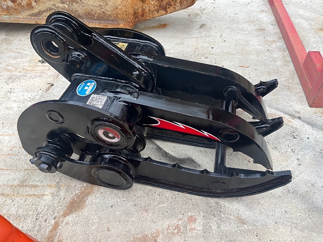 CAT320GC丸順重工Zフォーク使用 CAT320GC丸順重工Zフォーク使用