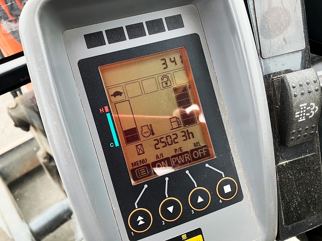 日立建機 ZX40U-5B | 北海道のミニ油圧ショベル(ミニユンボ