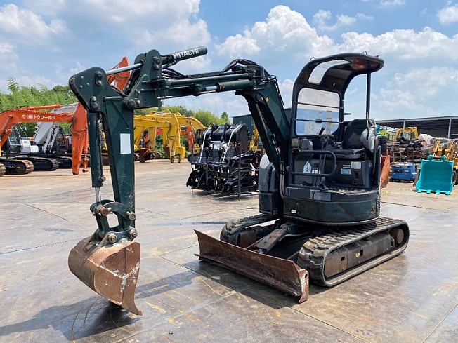 HITACHI ZX30UR-2 (Mini excavators) at Aichi, Japan | Buy