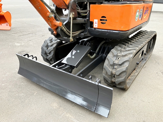 **ミニ冬瓜** HITACHI ZX8U-2 (Mini excavators) at Hokkaido, Japan | Buy