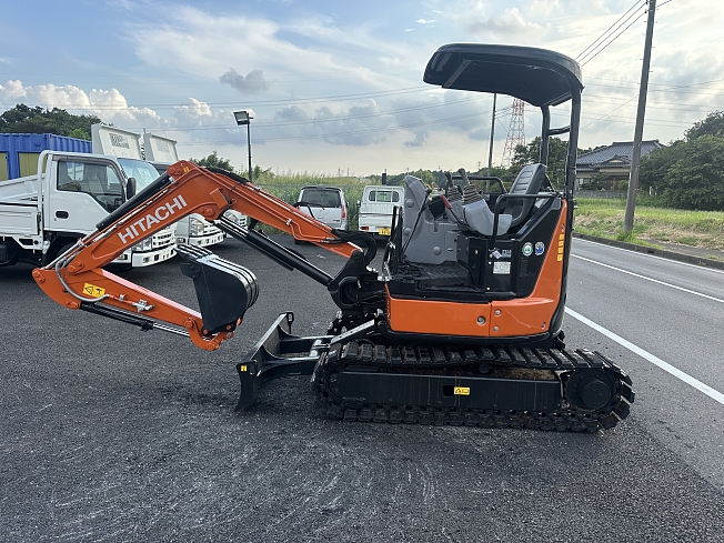 りょうへいくん 日立建機 ZX30UR-5B | 兵庫県のミニ油圧ショベル(ミニユンボ