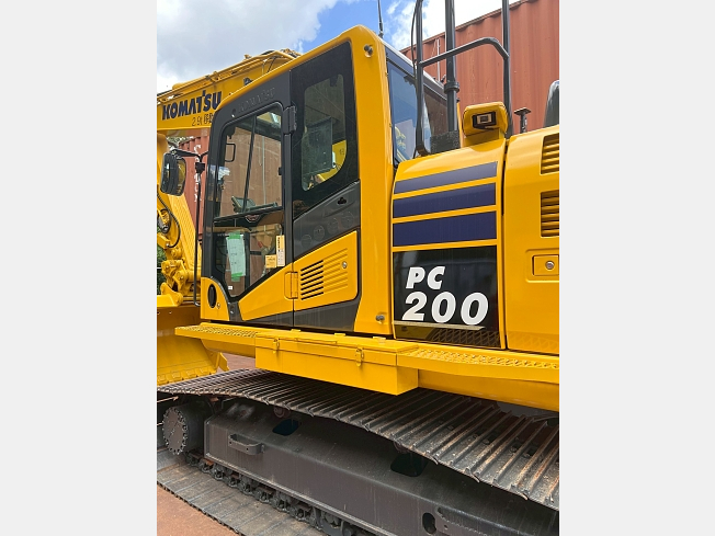 K コマツ PC200-11 1:50 KOMATSU PC200-11 EXCAVATOR | ショベル | Replica-model.com