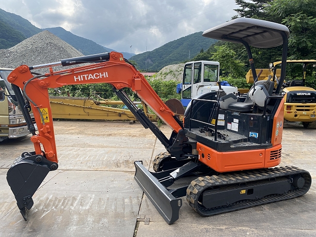 日立建機 ZX20U-5A | 栃木県のミニ油圧ショベル(ミニユンボ
