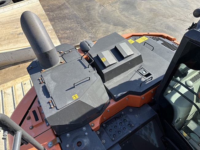 日立建機 ZX135US-6 | 兵庫県の油圧ショベル(ユンボ) | BIGLEMON