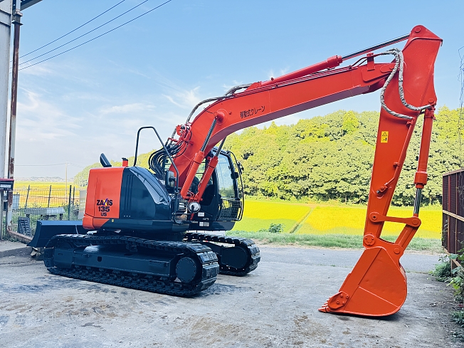 日立建機 ZX135US-5B | 千葉県の油圧ショベル(ユンボ