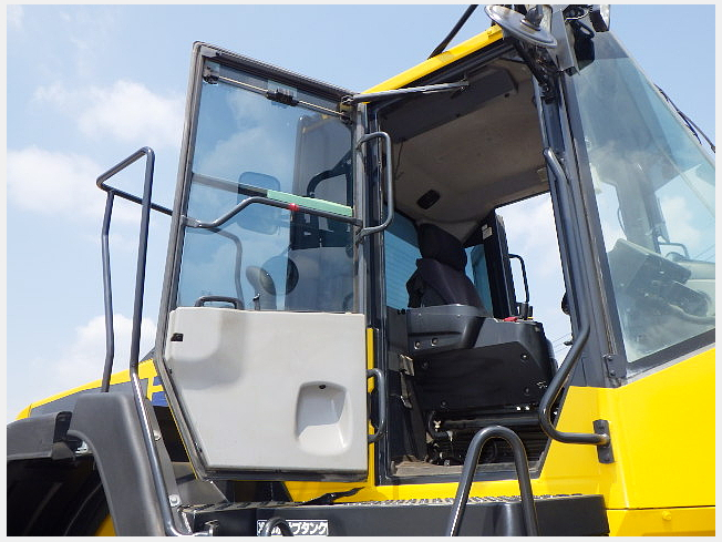 コマツ　専用 立形大型加工機 KV420L | 製品・ソリューション | コマツNTC株式会社