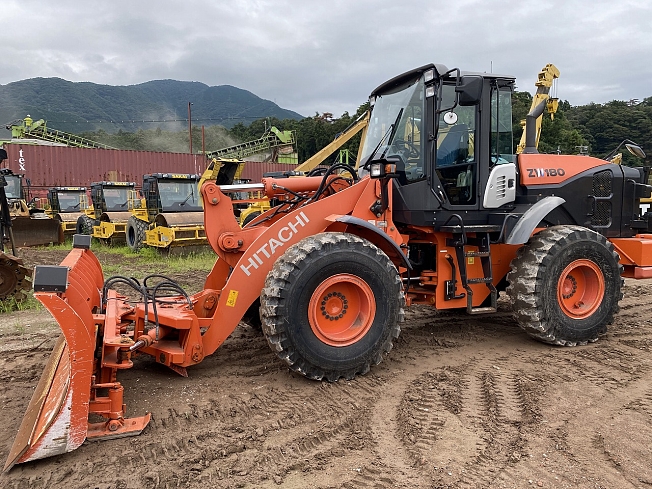 日立のホイールローダ ZW180-5b