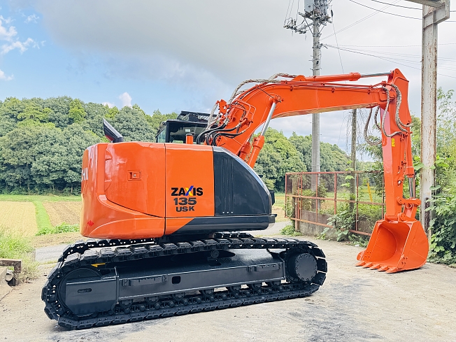 HITACHI ZX135USK-5B (Excavators) at Chiba, Japan | Buy used