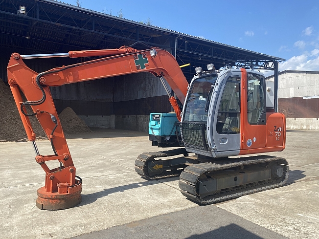アデキ ユカ 作品C 日立建機 ZX135USK-7 | 岡山県の油圧ショベル(ユンボ