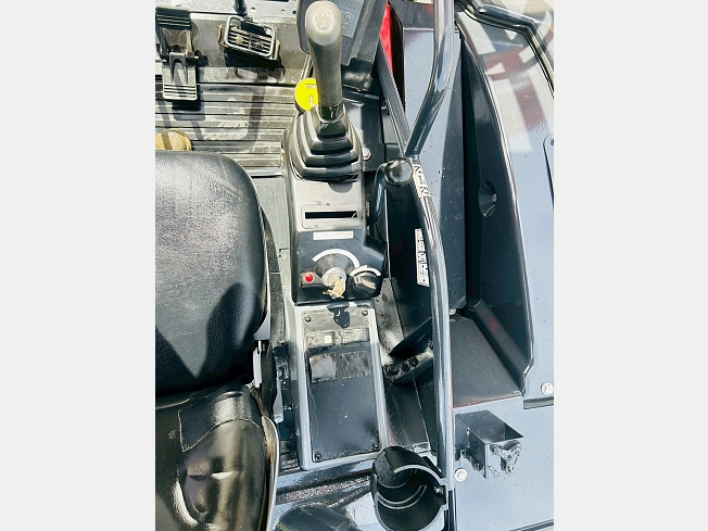 マユみん② 日立建機 ZX50U-2 | 千葉県のミニ油圧ショベル(ミニユンボ) | BIGLEMON