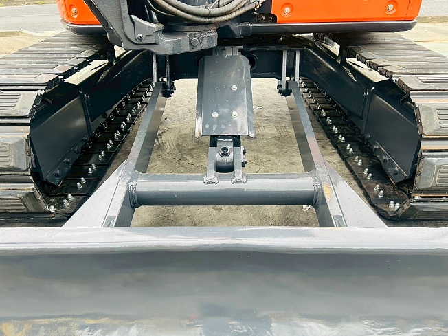 アデキ ユカ 作品C 日立建機 ZX225USRLCK-5B ユンボ（油圧ショベル）0.7クラス～ 愛知県