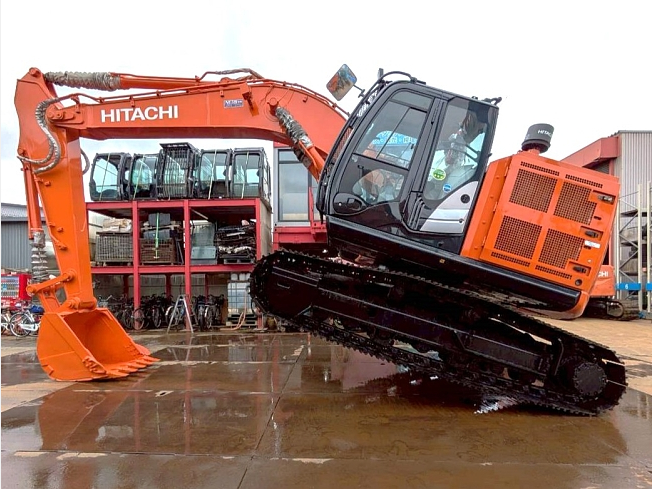 日立建機 ZX225USR-6 | 千葉県の油圧ショベル(ユンボ