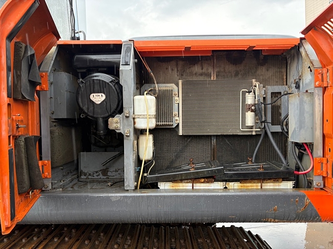 【ラムネ】机本体 日立建機 ZX135US-6 | 岡山県の油圧ショベル(ユンボ) | BIGLEMON