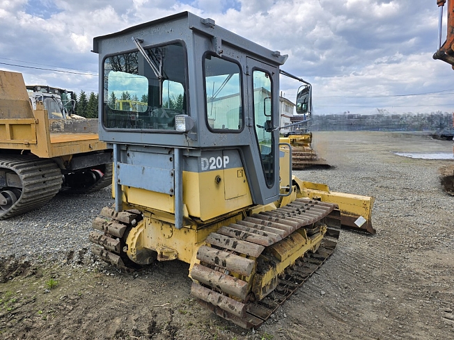 コマツ D20P-7E | 北海道のブルドーザー | BIGLEMON（ビッグレモン