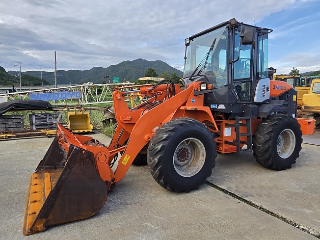 日立建機 ZW100-5B | 兵庫県のタイヤショベル(ホイールローダー