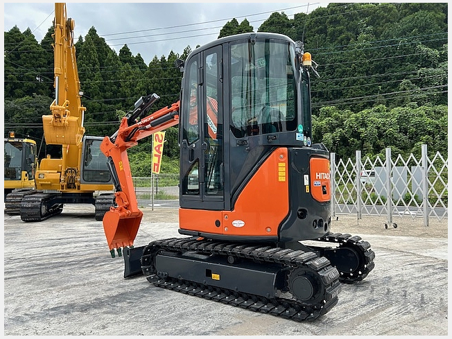 日立建機 ZX30UR-5B | 千葉県のミニ油圧ショベル(ミニユンボ