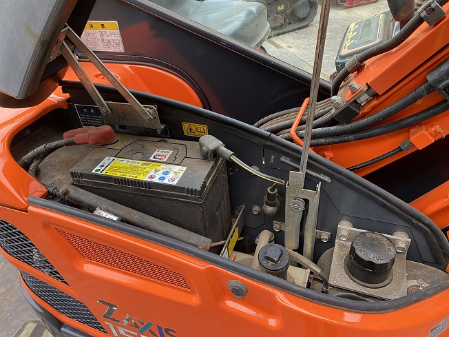 日立建機 ZX15UR | 栃木県のミニ油圧ショベル(ミニユンボ