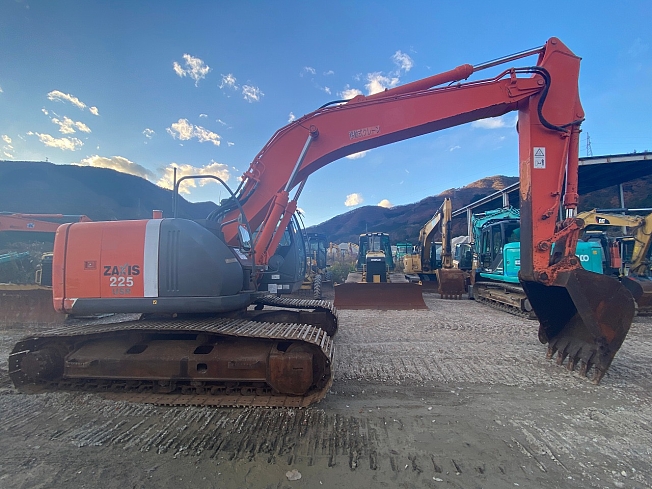 るんび 日立建機 ZX225USR-3 | 栃木県の油圧ショベル(ユンボ) | BIGLEMON