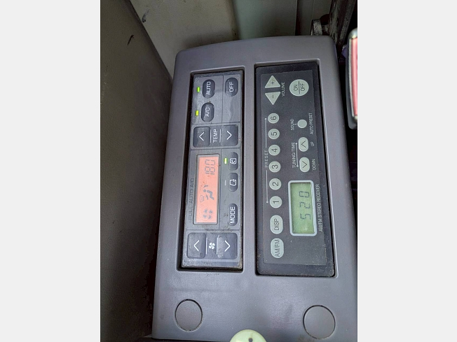 ユウコ出品になります。 for iPhone ケースとの相性抜群 画面保護強化ガラス Dinorex