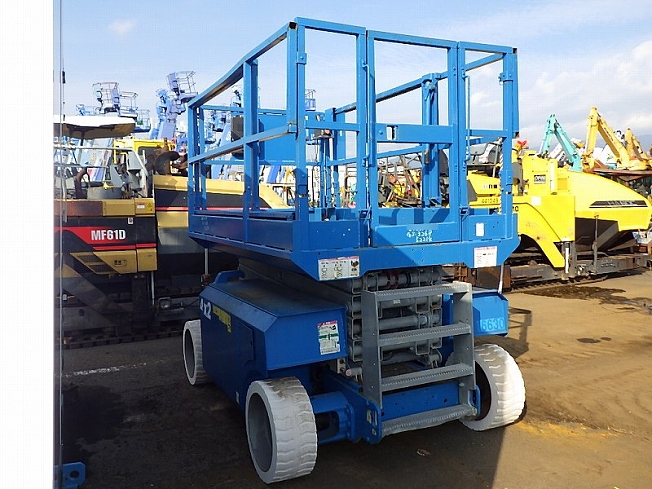 ジーニー GS-3268 | 兵庫県の自走式高所作業車 | BIGLEMON（ビッグ