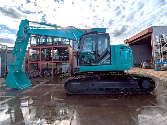KOBELCO SK235SRD-3 (Excavators) at Chiba, Japan | Buy used