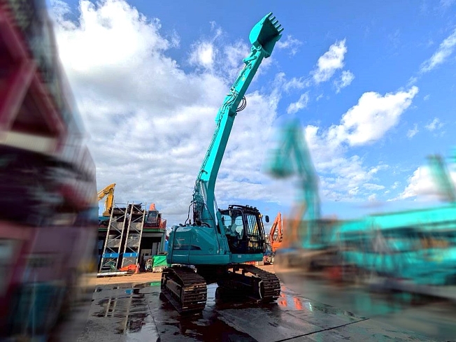 KOBELCO SK235SRD-3 (Excavators) at Chiba, Japan | Buy used