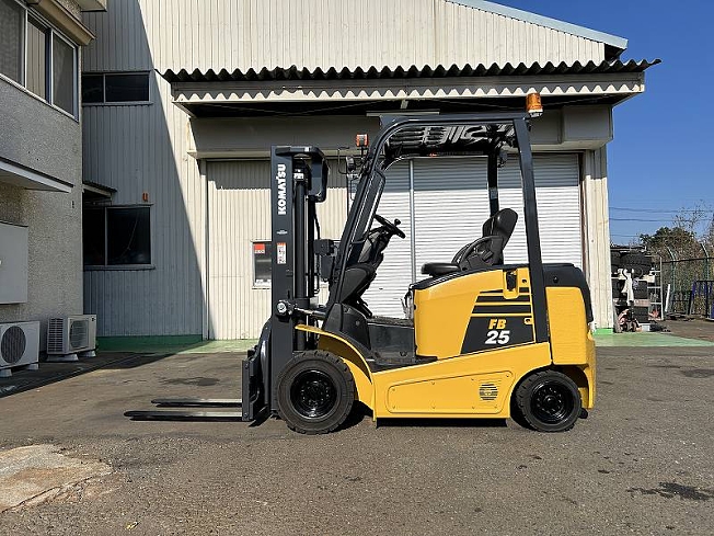 KOMATSU FB25-12 (Forklifts) at Saitama, Japan | Buy used Japanese