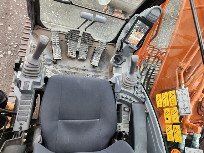 HITACHI ZX120-7 (Excavators) at Chiba, Japan | Buy used Japanese