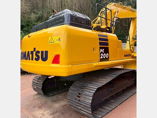【値下げ中！非売品】コマツ建機 PC200-11 　重機　フィギュア 値下げ中！非売品】コマツ建機 PC200-11 重機 フィギュア - メルカリ