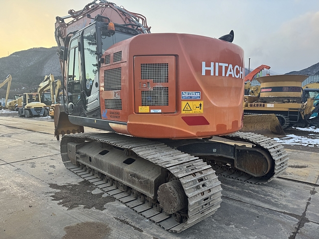 ニックス HITACHI ZX225US-6 (Excavators) at Tochigi, Japan | Buy used