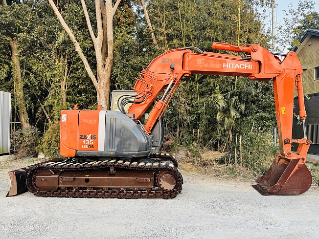 HITACHI ZX135USOS-3 (Excavators) at Chiba, Japan | Buy used