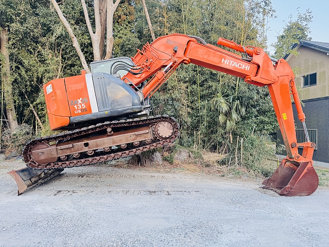 HITACHI ZX135USOS-3 (Excavators) at Chiba, Japan | Buy used