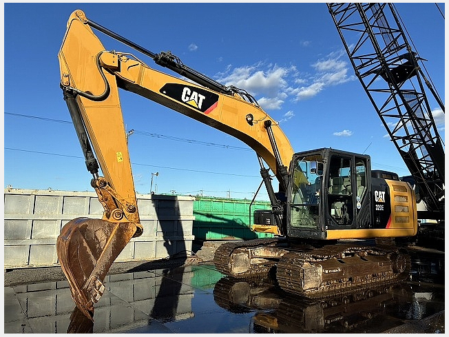 CATERPILLAR 320E-2 (Excavators) at Ibaraki, Japan | Buy used