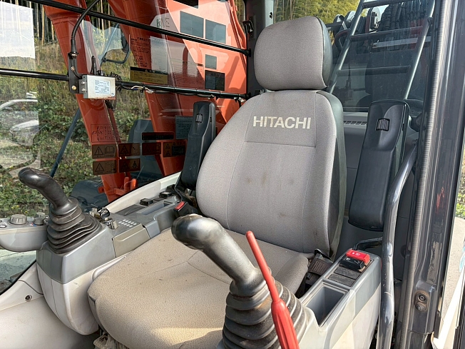 みーちページ HITACHI ZX240LCMH-5B (Excavators) at Osaka, Japan | Buy used