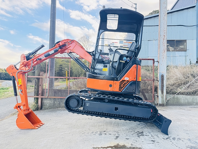 日立建機 ZX30UR-3 | 千葉県のミニ油圧ショベル(ミニユンボ