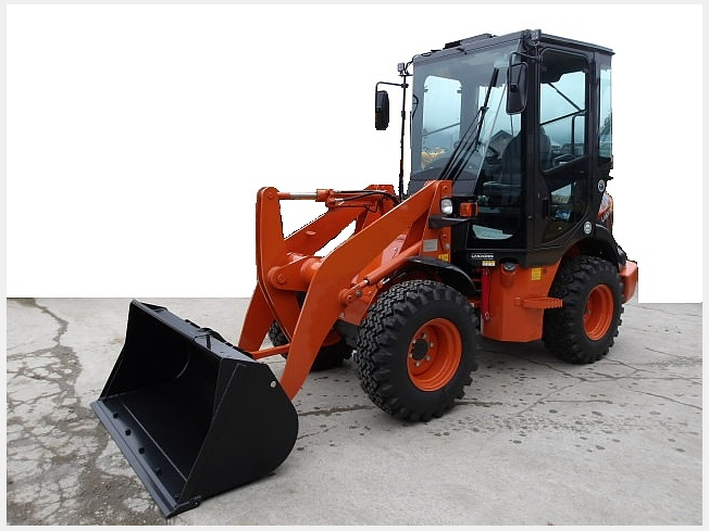 日立建機 ZW30用 夏タイヤ ホイール付 新車外し ZW30-5B ミニホイールローダ - 日立建機日本